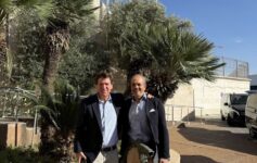 Tucker Carlson detained in Israel