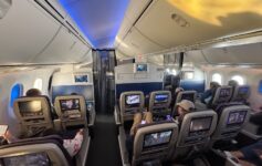 United 787 Premium Plus Hong Kong Bangkok