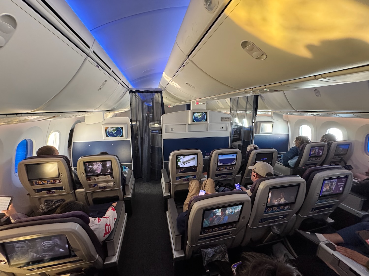 United 787 Premium Plus On Fifth Freedom Hong Kong–Bangkok Flight