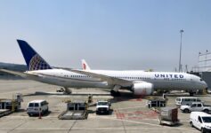 United Airlines Boeing 787 at gate