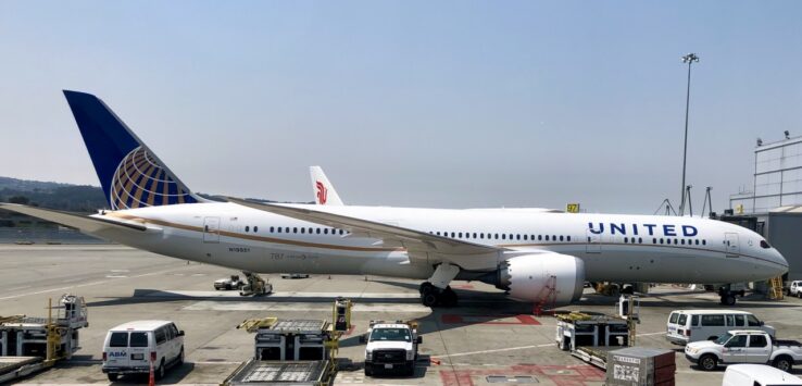 United Airlines Boeing 787 at gate