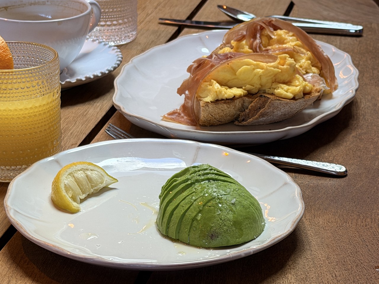 andaz miami beach review restaurant breakfast avocado scrambled eggs