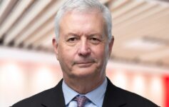 Air Canada CEO retires