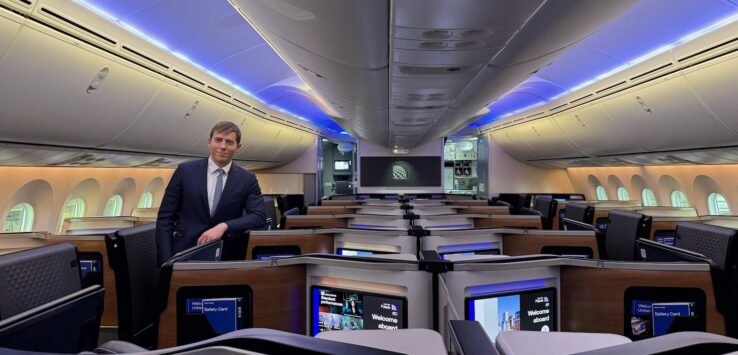 United Airlines 787-9 Elevated