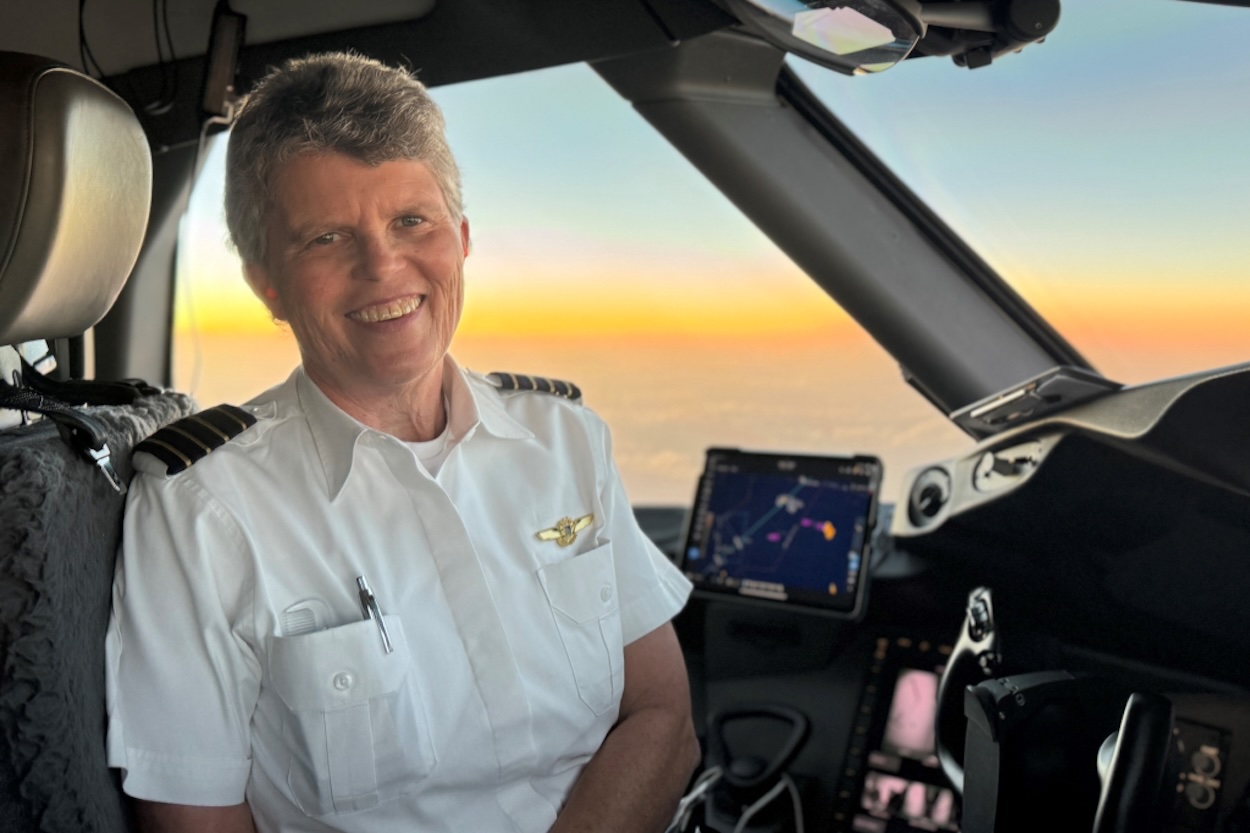 liveandletsfly.com - Matthew Klint - After 42 Years At United, Chresten Wilson Becomes Airline's Most Senior Pilot: A First For A Woman