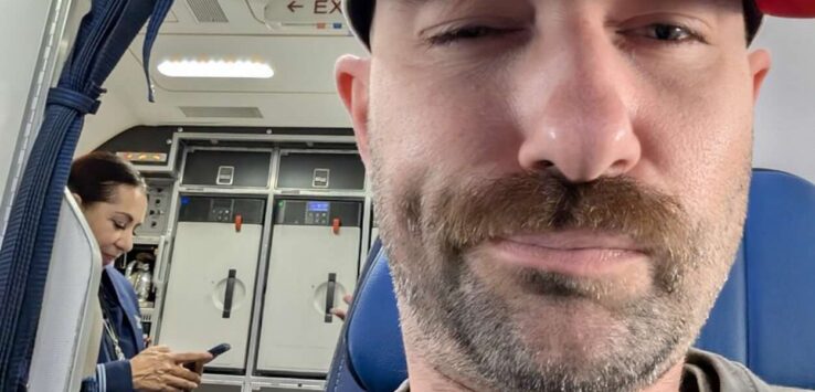 United flight attendant hand