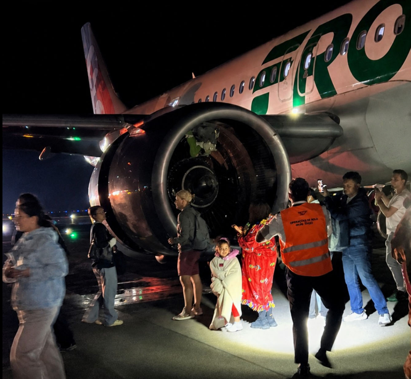 TravelWireDaily — Unreal: Frontier Airlines Blames Passenger For Not Defying Flight Attendants’ Order To Leave Bags Behind During
