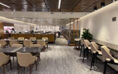 Singapore Airlines SilverKris Lounge Hong Kong Review