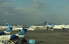 United Airlines AI flight delays