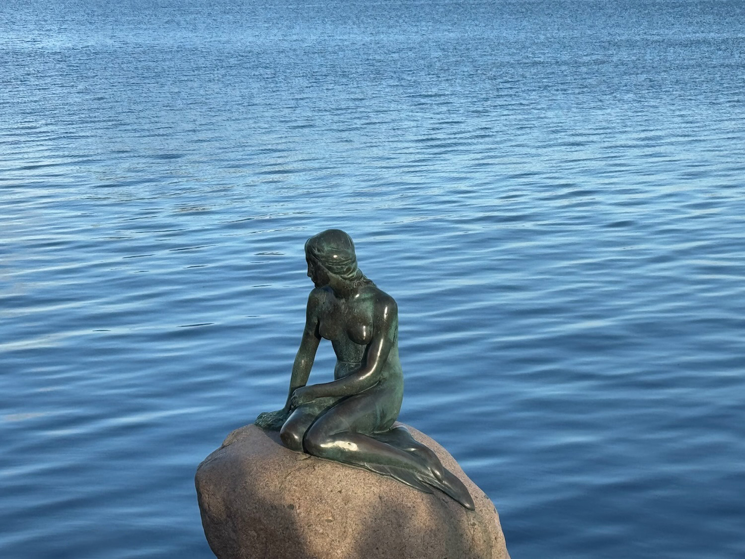 TravelWireDaily — Confession: I Absolutely “Mermaid” On Empty Flights