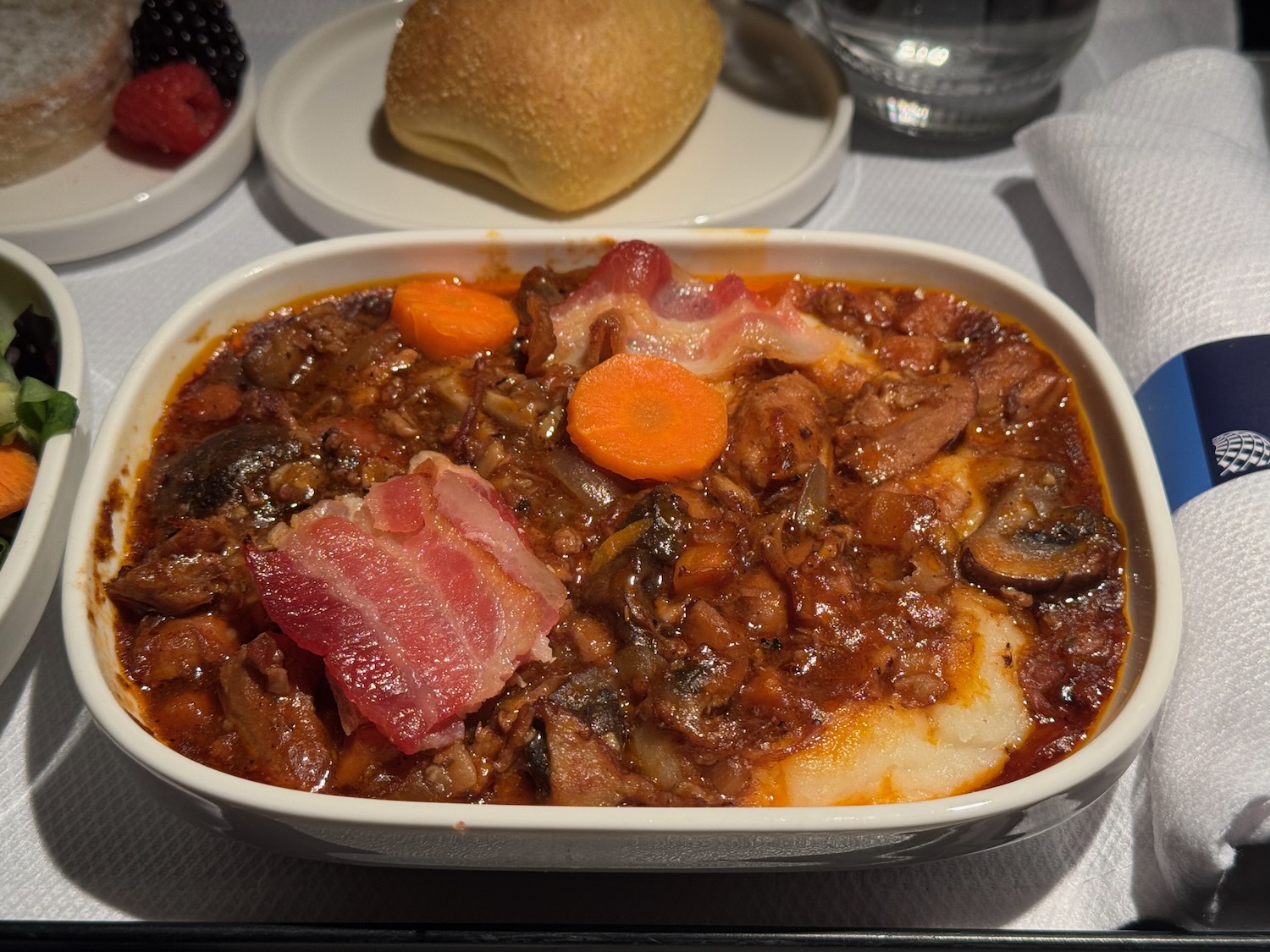 TravelWireDaily — United Airlines Surprised Me With Excellent Coq Au Vin On A Redeye