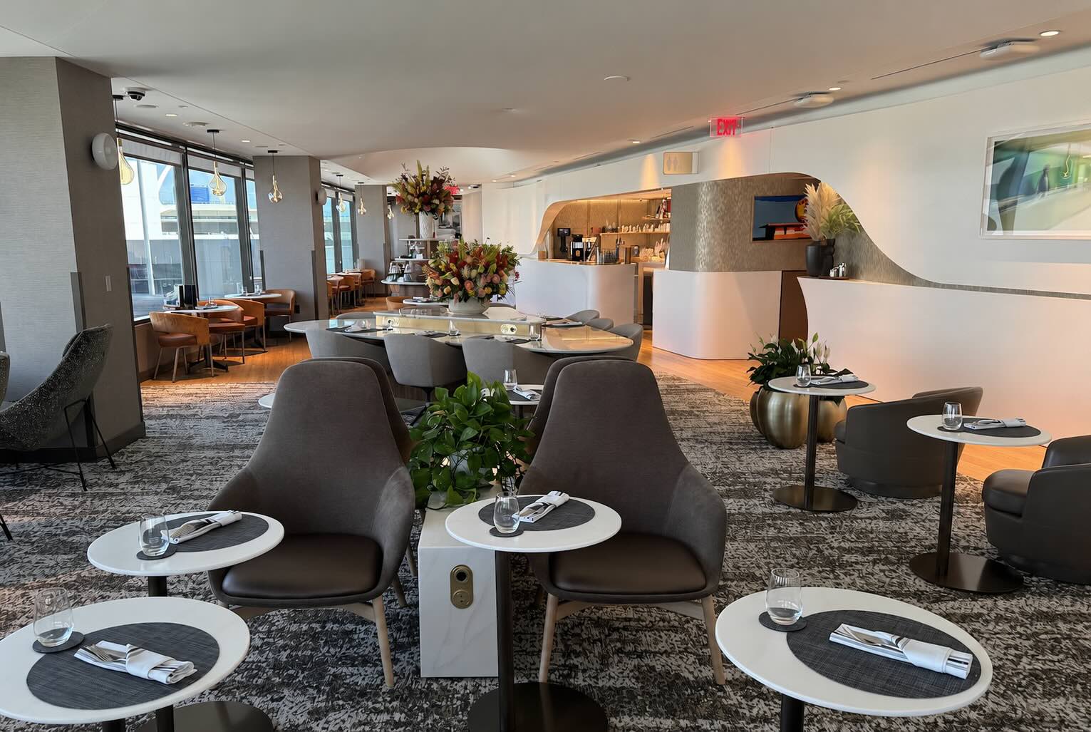 TravelWireDaily — Review: Inside The New Delta One Lounge At LAX Terminal 2