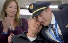 United pilot ALS retirement flight