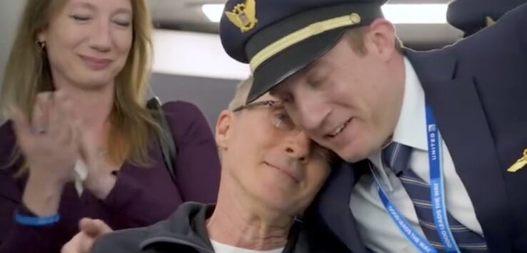 United pilot ALS retirement flight