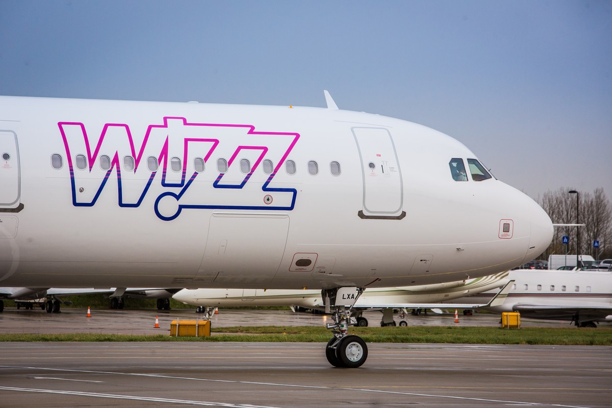 wizz air boeing sewage fuel