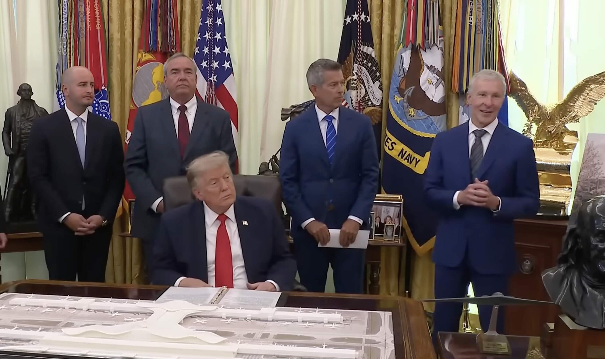 liveandletsfly.com - Matthew Klint - United Airlines CEO Scott Kirby Tells Trump, 'I've Waited My Whole Career' For IAD Rebuild